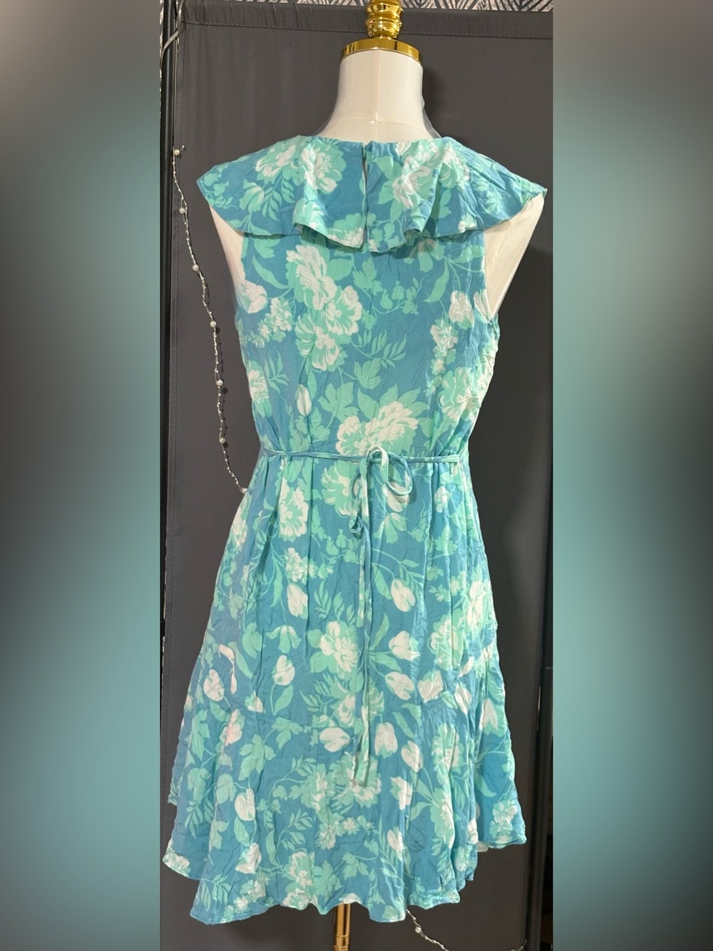 Calvin Klein Floral Challis Ruffle Hem
Dress Blue , 100% Rayon - Size 8 - Picture 4 of 17